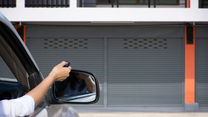 open-garage-with-remote