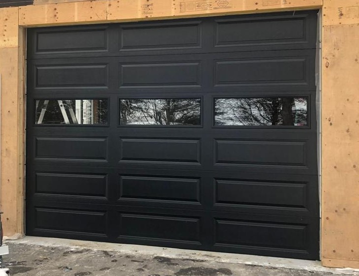 glass-in-middle-garage-door-av